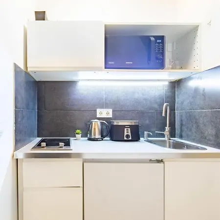 Centrally Located For Solo Traveller *