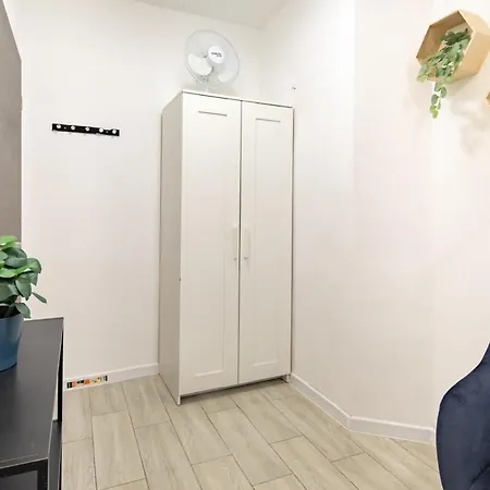 Apartment Centrally Located For Solo Traveller Budapest