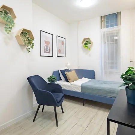 Apartment Centrally Located For Solo Traveller